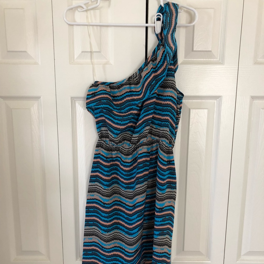 Multicolor off shoulder/sleeveless dress